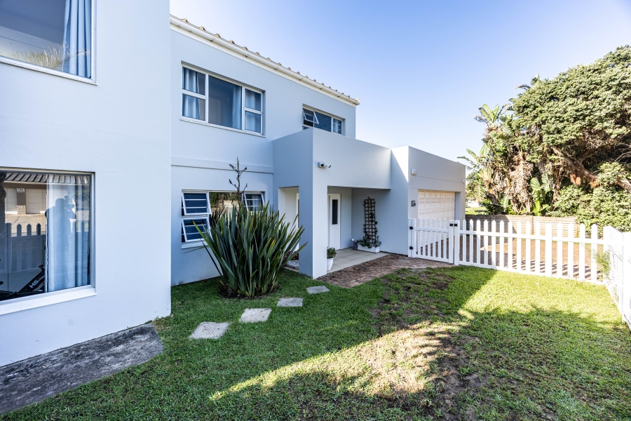 To Let 4 Bedroom Property for Rent in Kidds Beach Eastern Cape